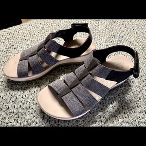 Clarks Cloudsteppers Cushion Soft Sandel